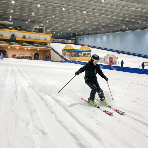 室内滑雪场
